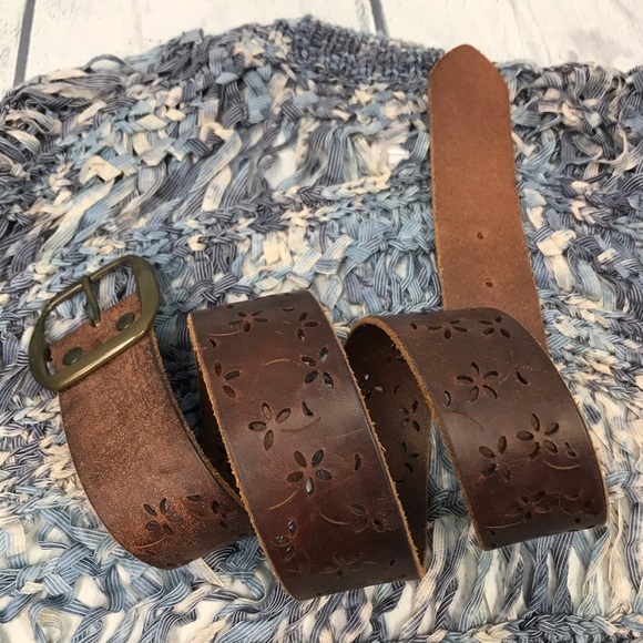 Brown Leather Belt Size Medium - Picture 2 of 5